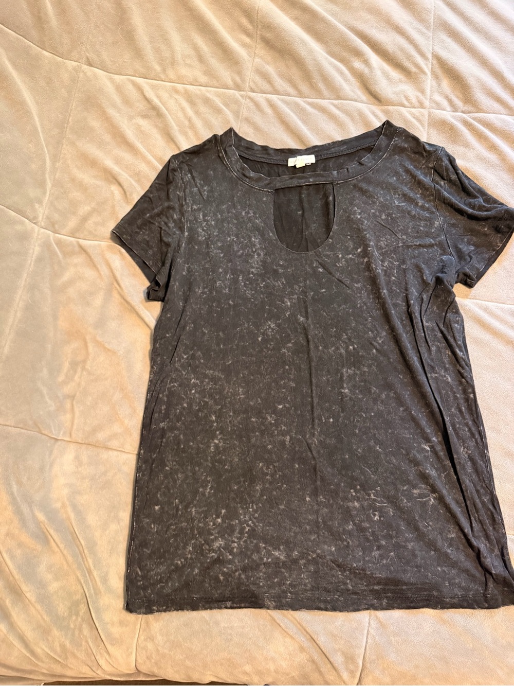 Women's Keyhole Tee